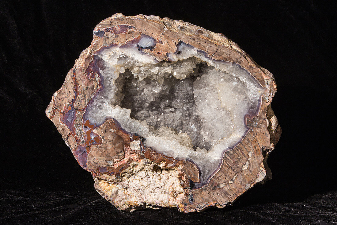 Large Dugway Geode