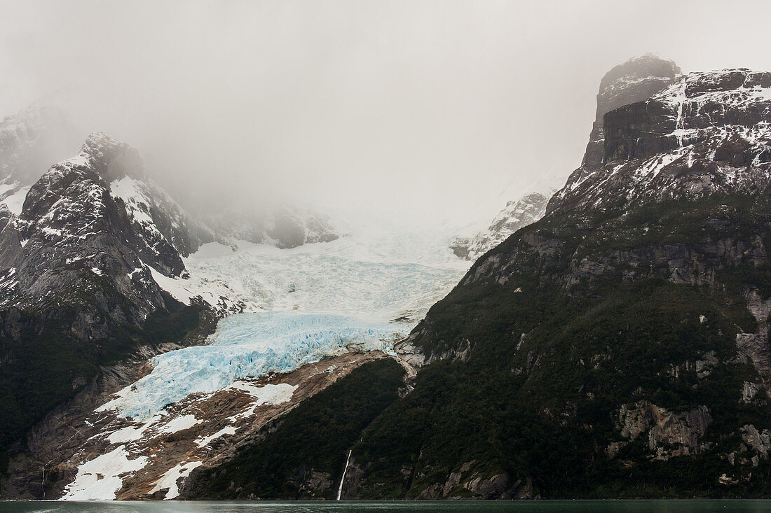 Hanging Glacier, Chile