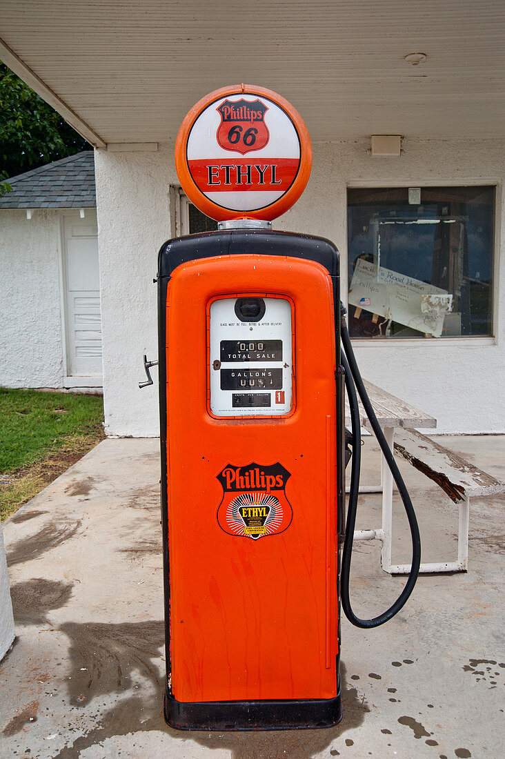 Antique Gas Pump, Route 66
