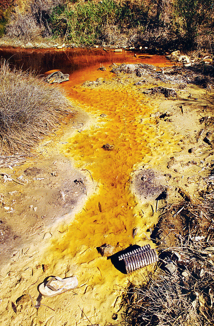 Polluted leachate from landfill site