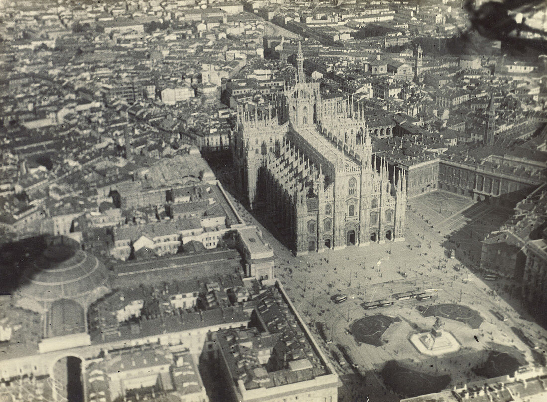 Aerial of Milan Duomo, c. 1917