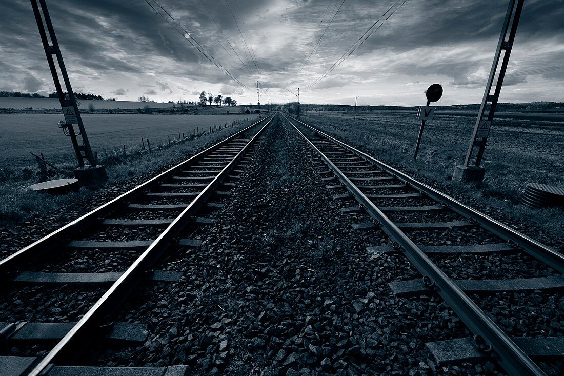 Train track and horizon