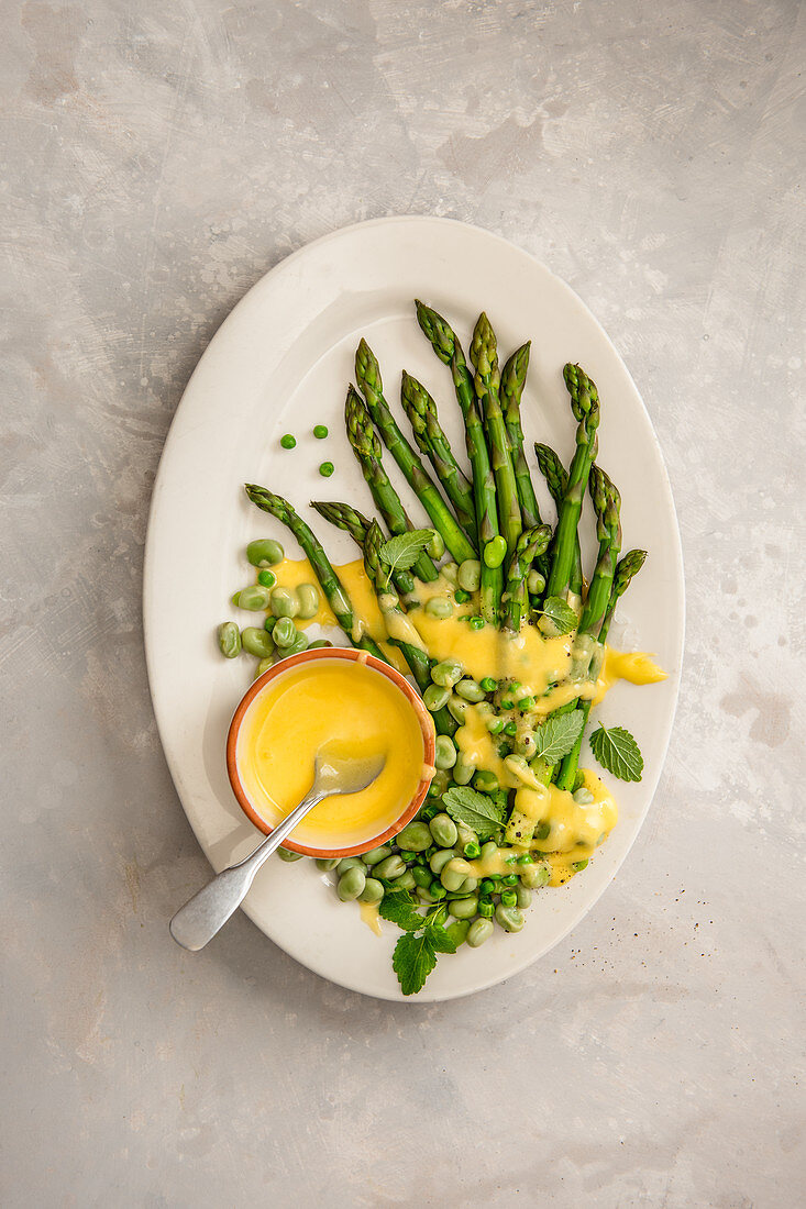 Asparagus, broad beans and peas with hollandaise sauce