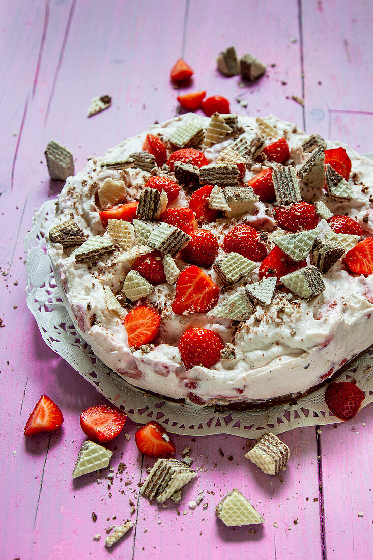 Erdbeer-Manner-Torte (No Bake Cake)
