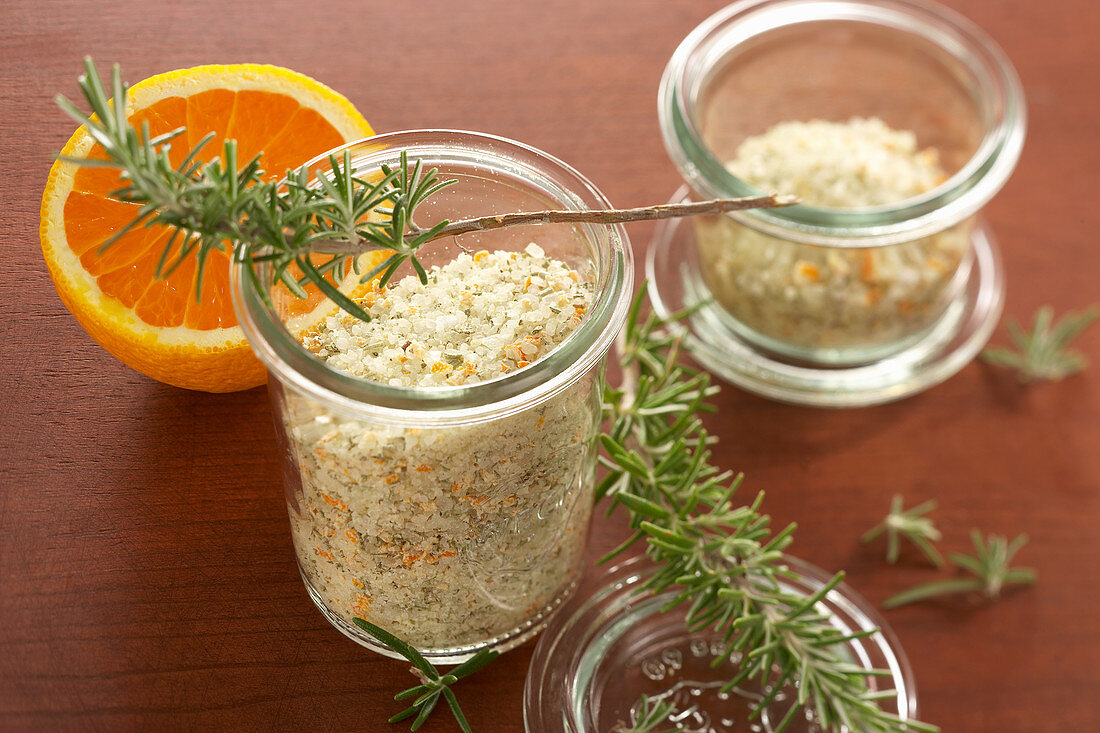 Salt mixtures made from sea salt, rosemary and dried orange zest