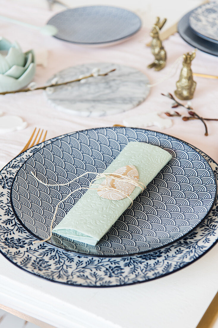Place setting decoration for Easter