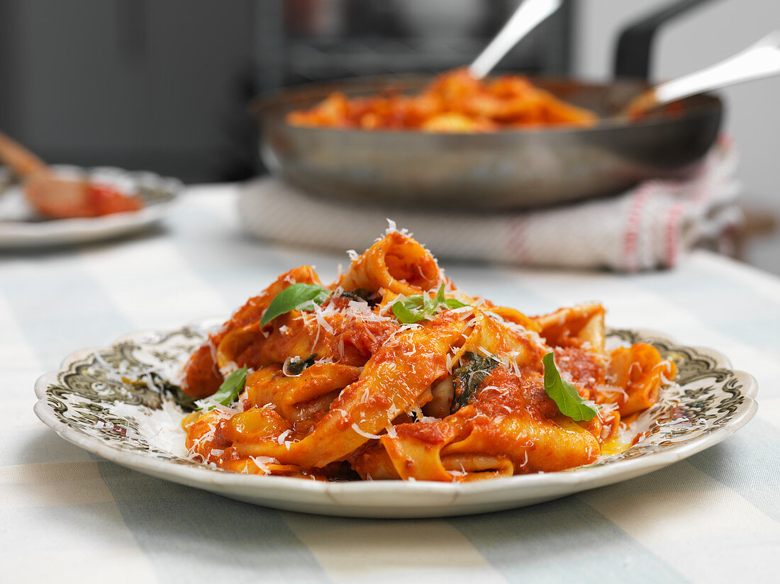 Pappardelle mit Tomaten