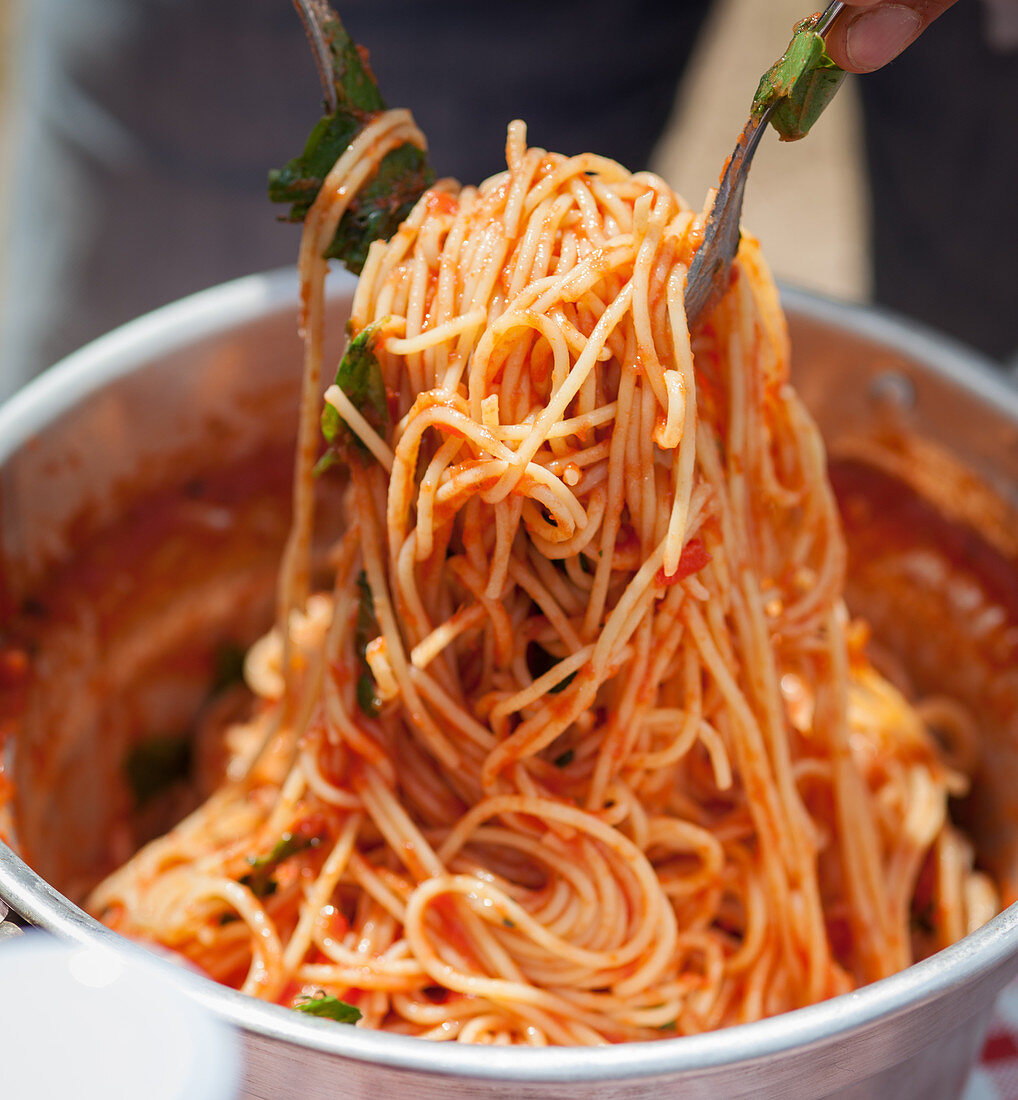 Spaghettis with tomato sauce