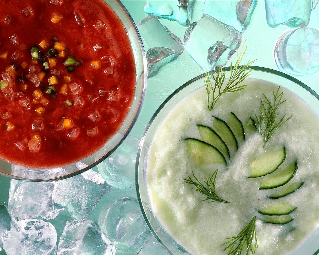 Geeiste Tomaten-Gemüse-Suppe & geeiste Gurkensuppe mit Dill