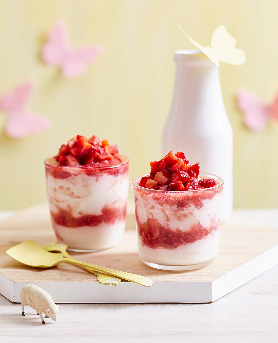 Superfoods For Babies and Toddlers - Toddlers - Breakfast - Strawbery and Raspberry Fool