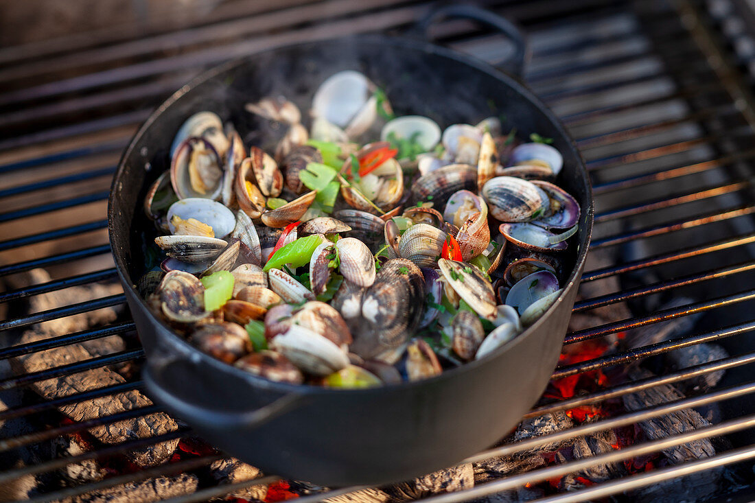 Cozze on a grill