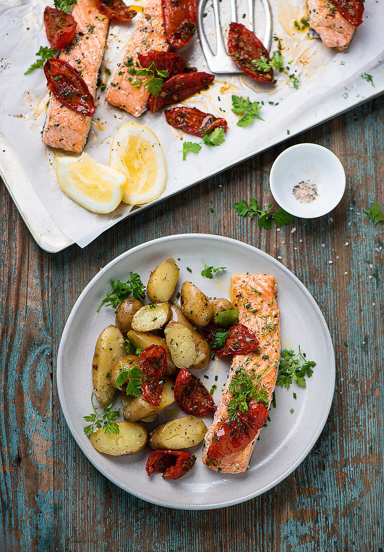 Salmon with dried tomatoes and potato salad