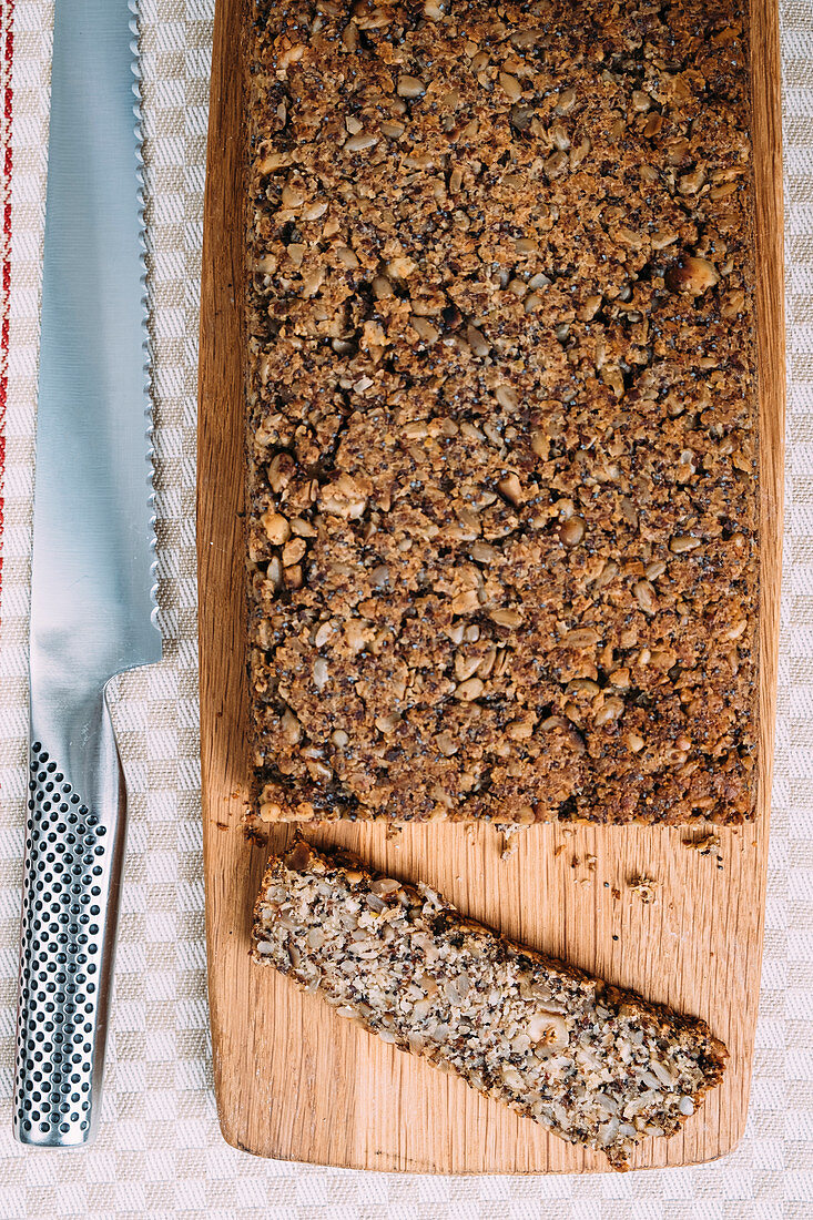 Gluten-free seeded loaf (Hazelnuts, gluten-free oats, sunflower seeds, flaxseeds and poppy seeds)