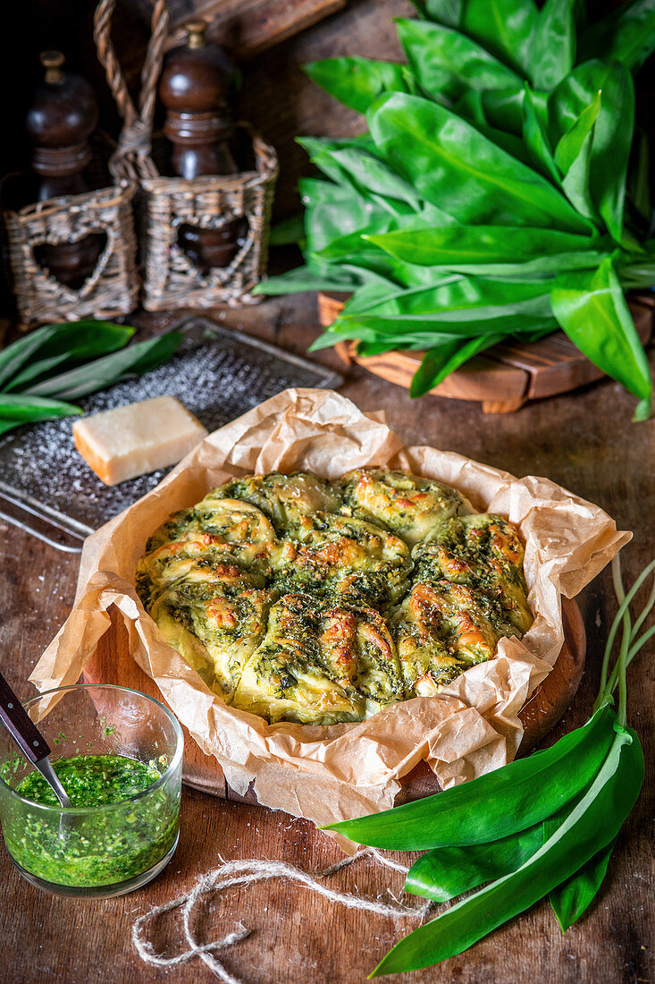 Wild garlic buns