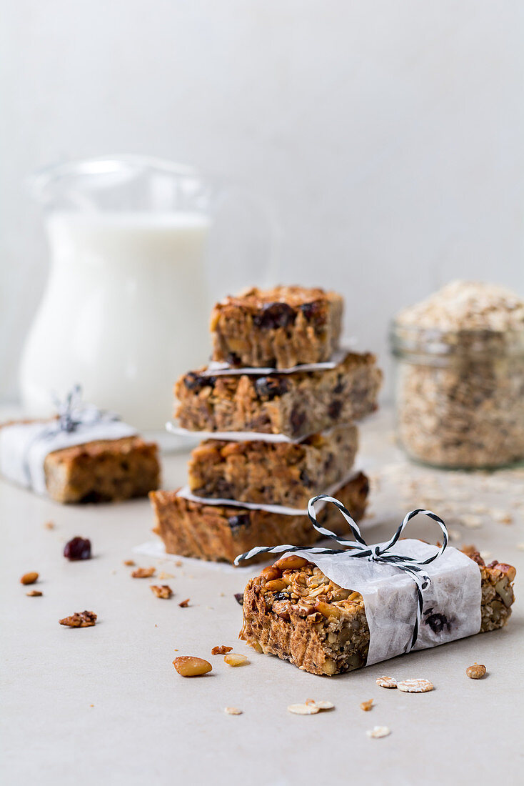 Healthy cereal bars to go