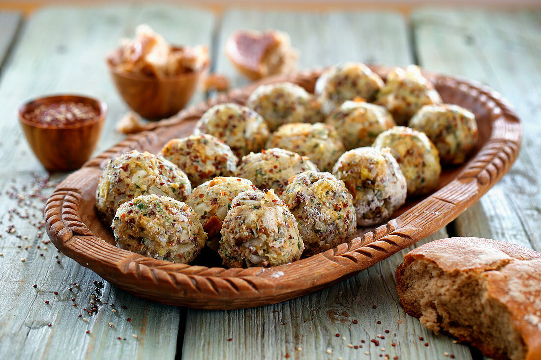 Semmelknödel mit Chiasamen