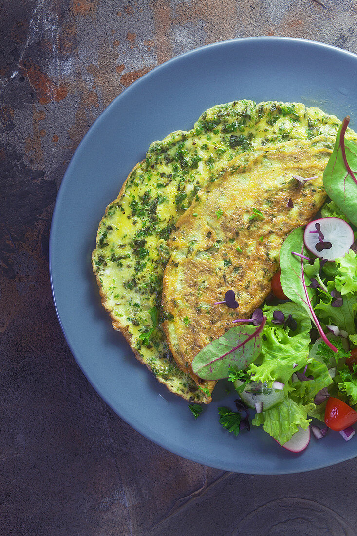 Herb omelette with spinach