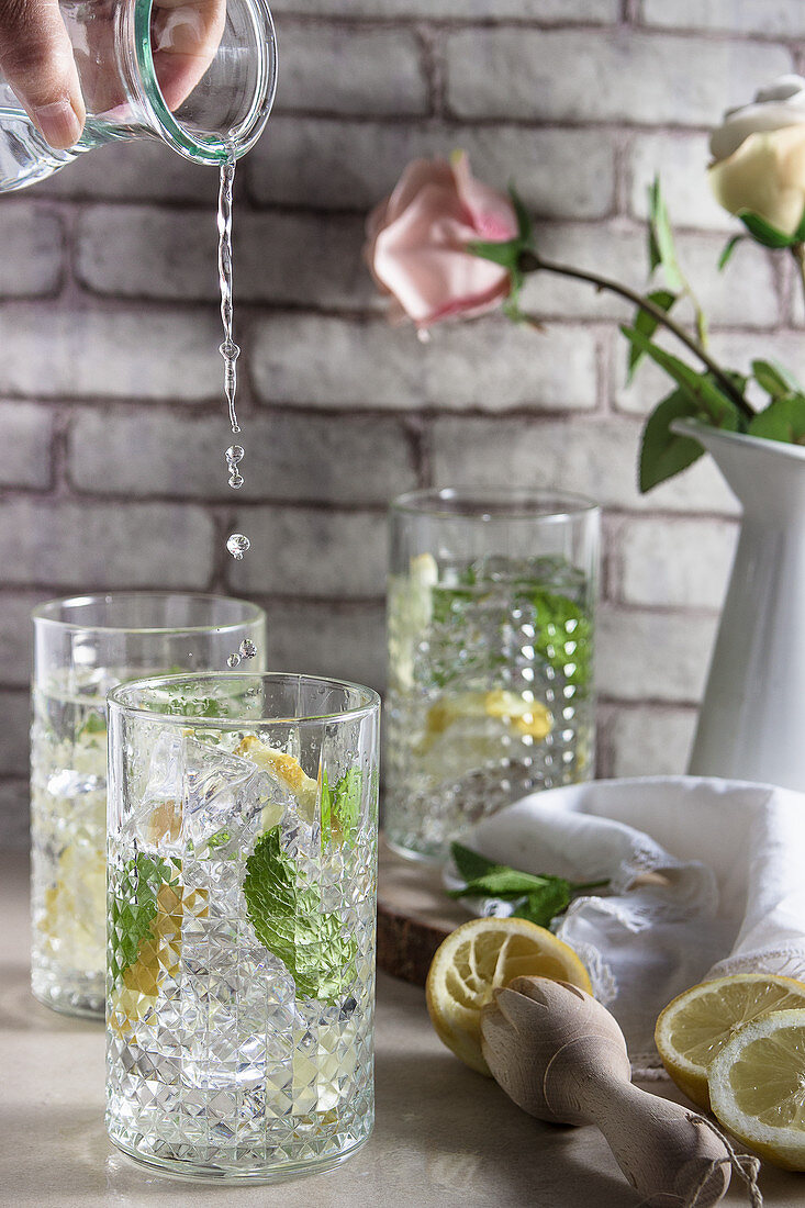 Water with lemon and peppermint