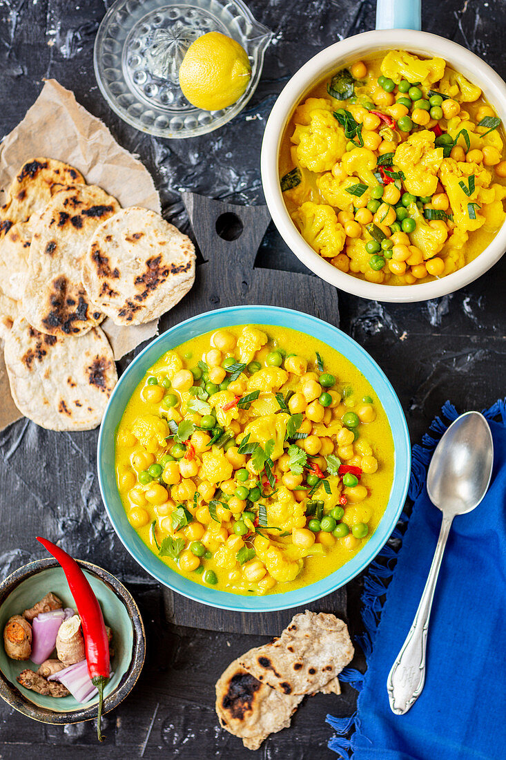 Cauliflower and chickpeas curry (Asia)