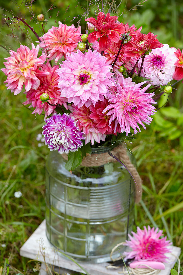 Dahlia bouquet