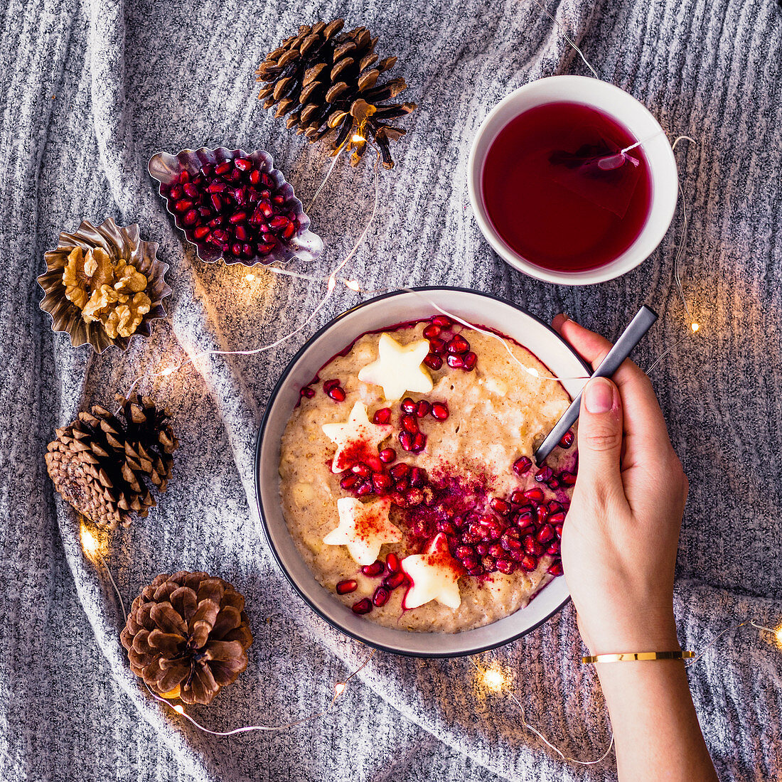 Baked apple porridge for Christmas