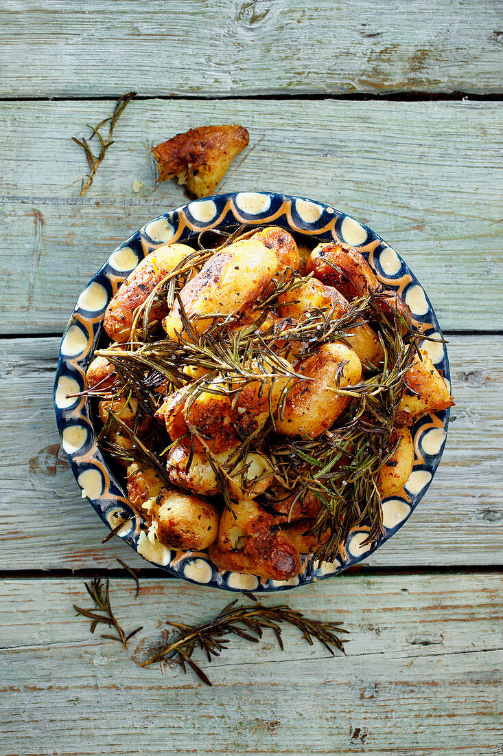 Fried potatoes with rosemary