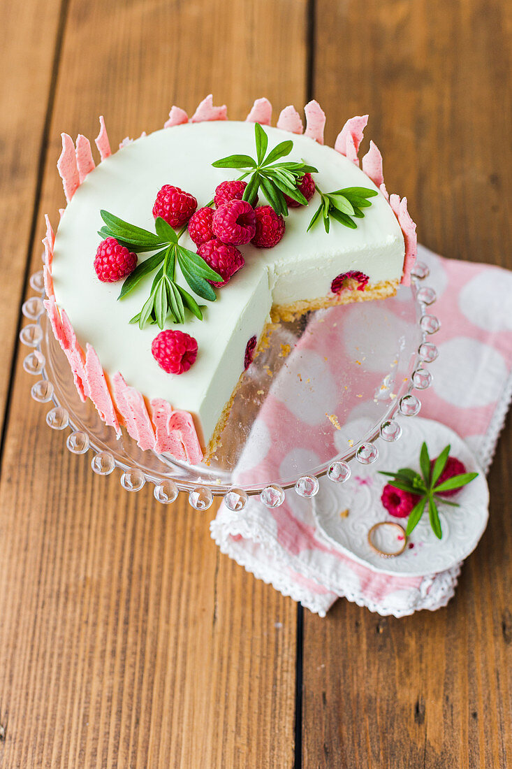 Waldmeistertorte mit Himbeerschokolade