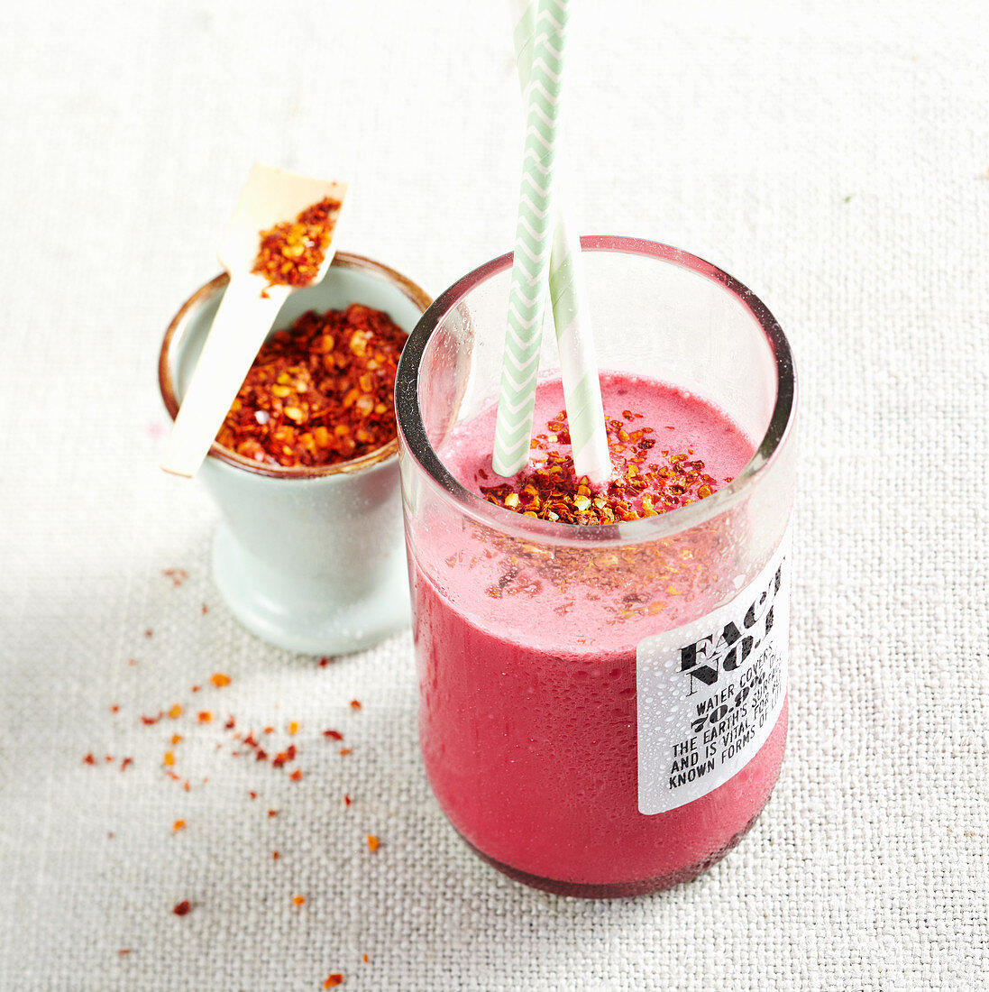 Spicy beetroot smoothie with chilli flakes, creamy horseradish and buttermilk