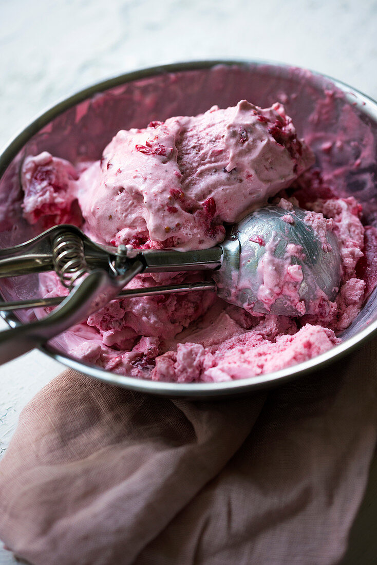 Vegan redcurrant ice cream