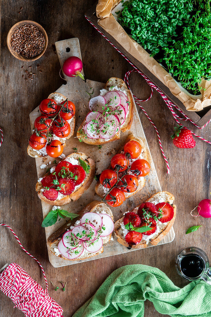 Toasts with radish and strawberries