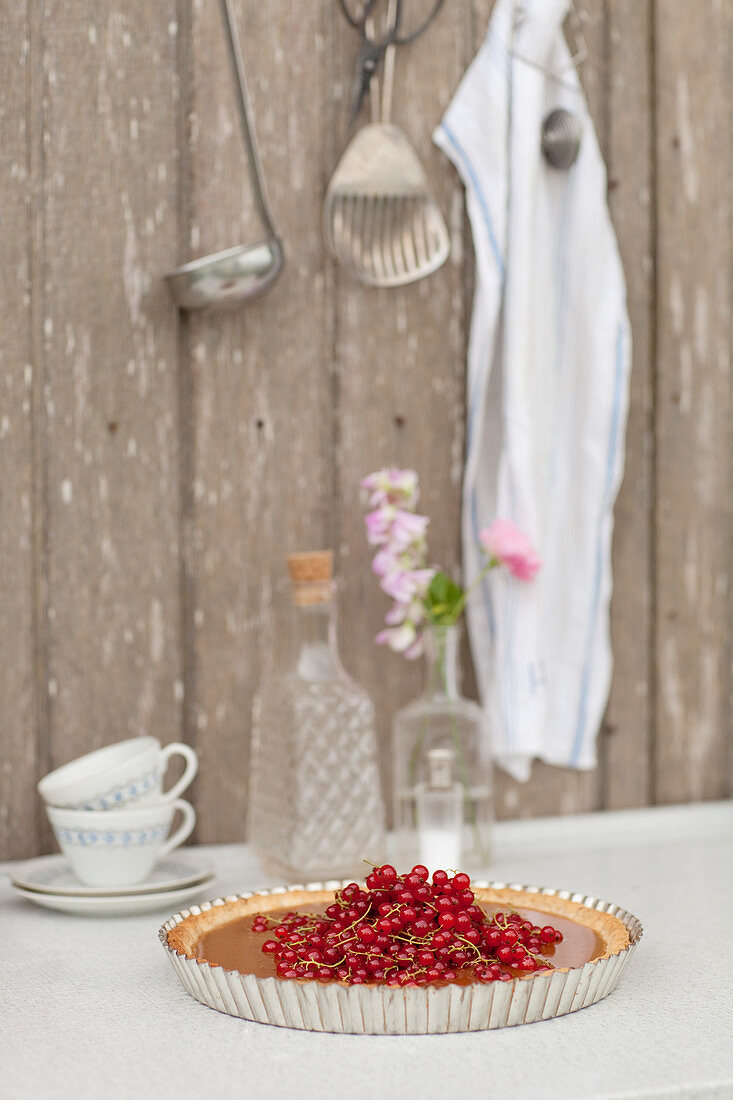 Ingredients for redcurrant pie