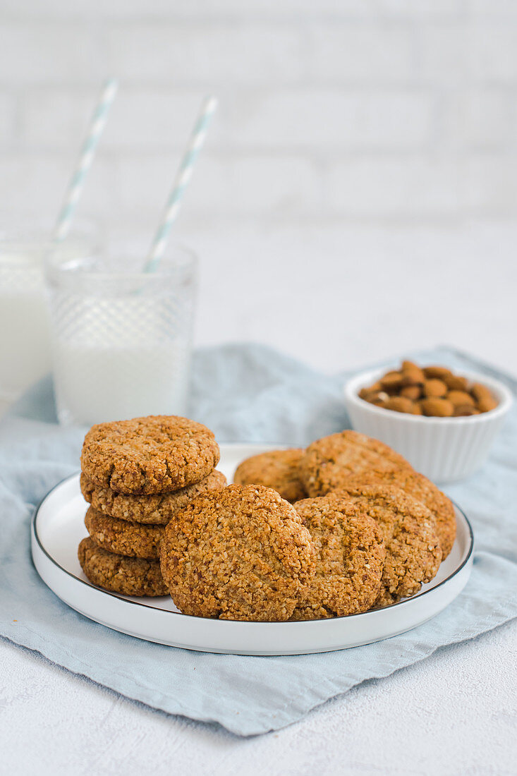 Healthy cookies with almond and coconut, without flour and sugar