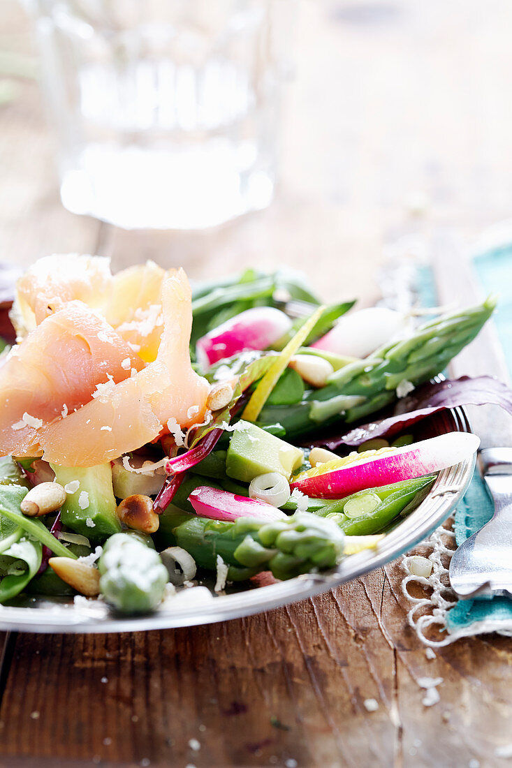 Asparagus salad with salmon