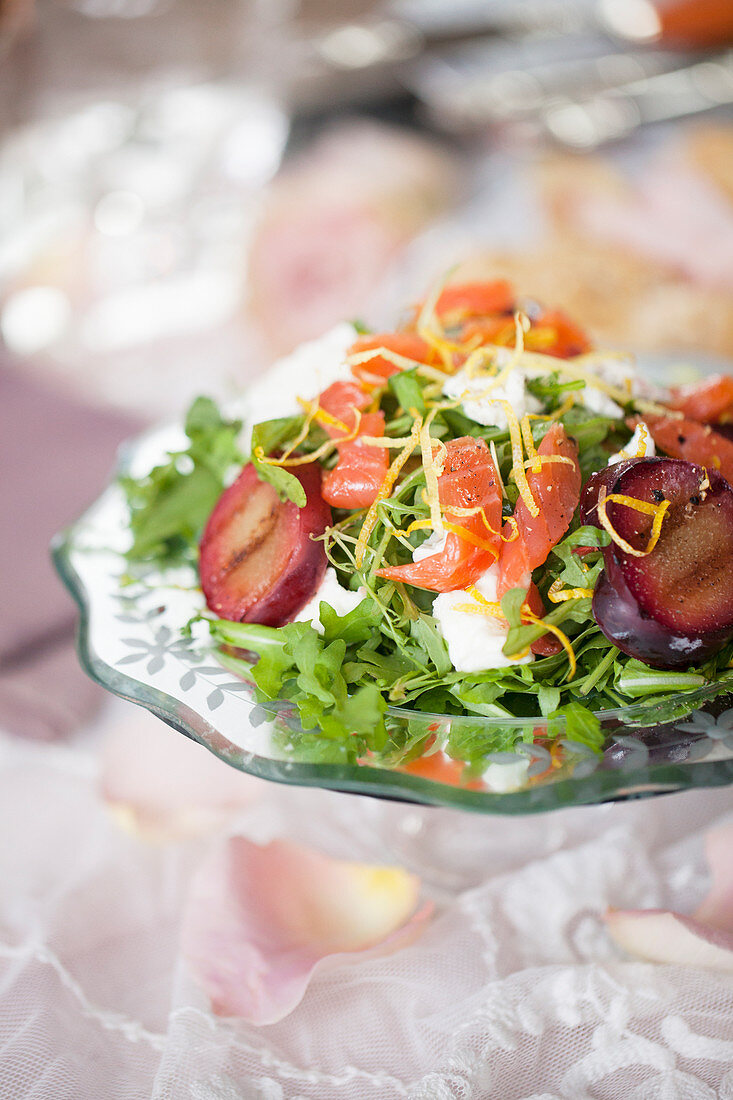 Salad with smoked salmon