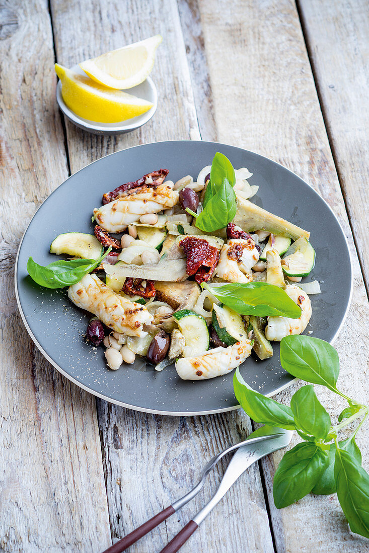 Fried squid with artichokes