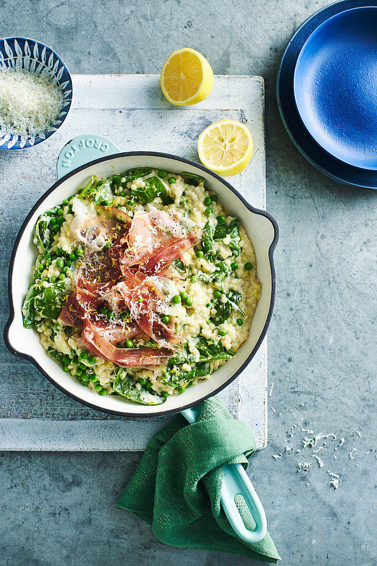 One Pot with Israeli Couscous, peas, leek and prosciutto