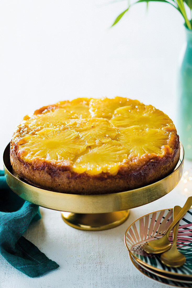 Pineapple and rum upside-down cake