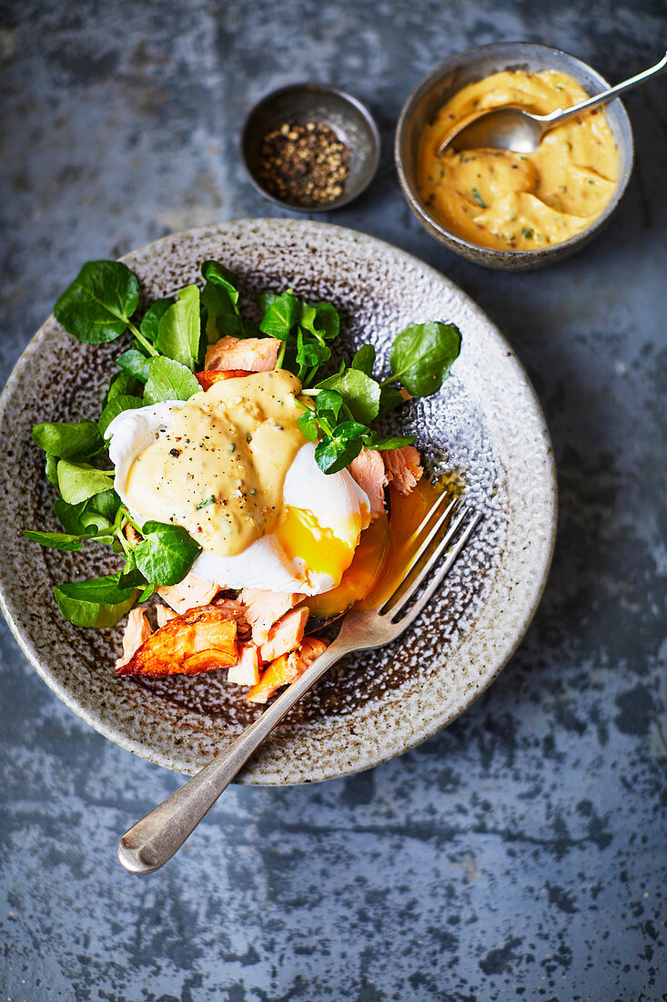 Poached duck egg with hot smoked salmon & mustard hollandaise