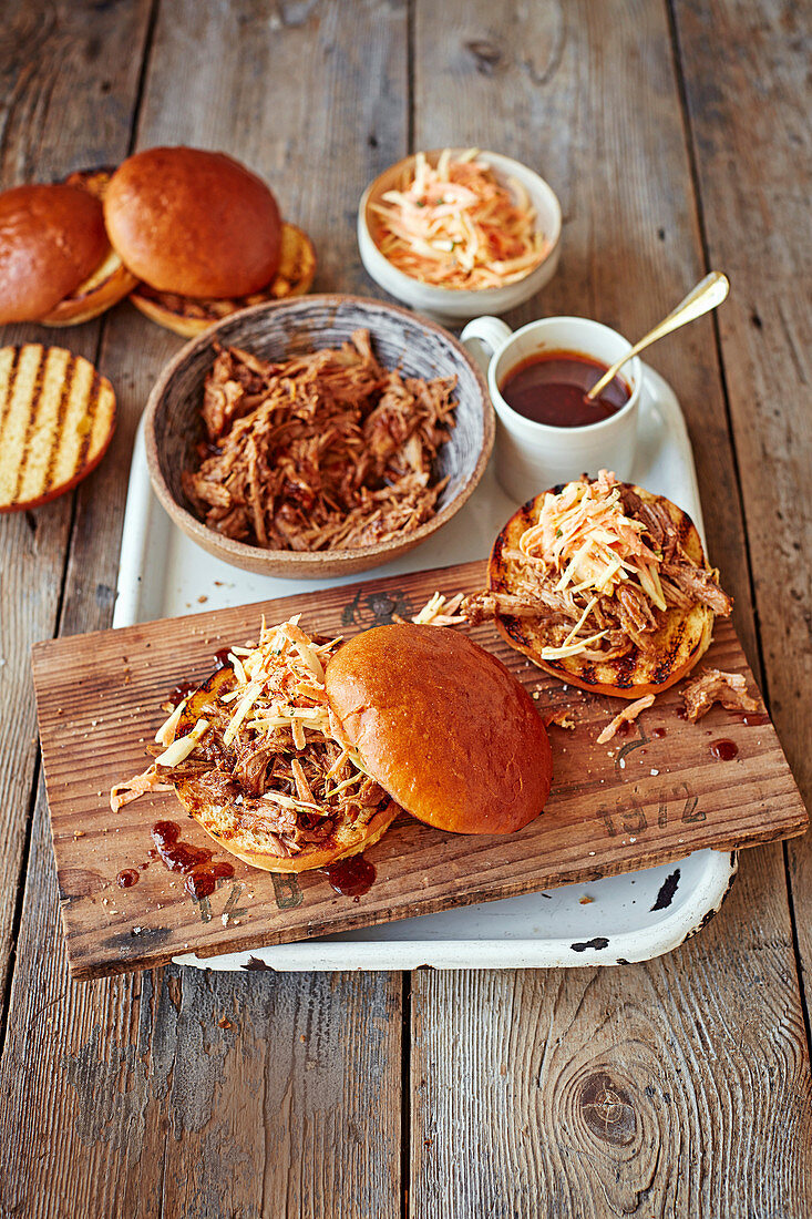 Pulled pork buns with coleslaw