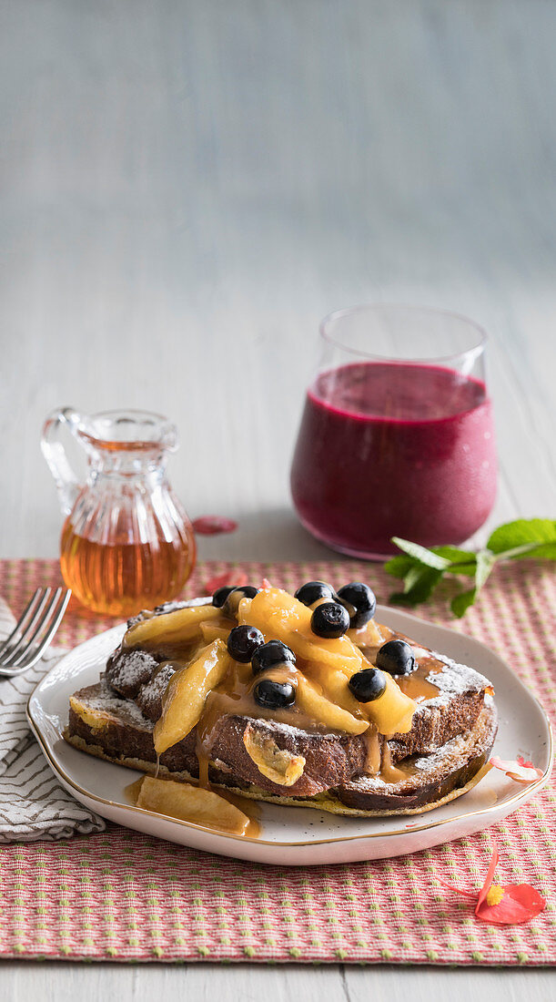 Vanilla french toast with caramelised apples and blueberries, Berry and beetroot smoothie
