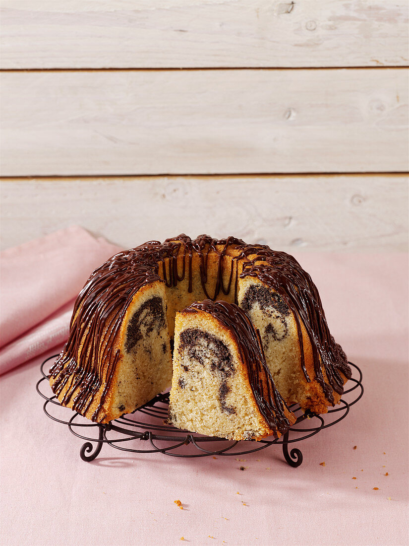 Poppyseed and eggnog Bundt cake