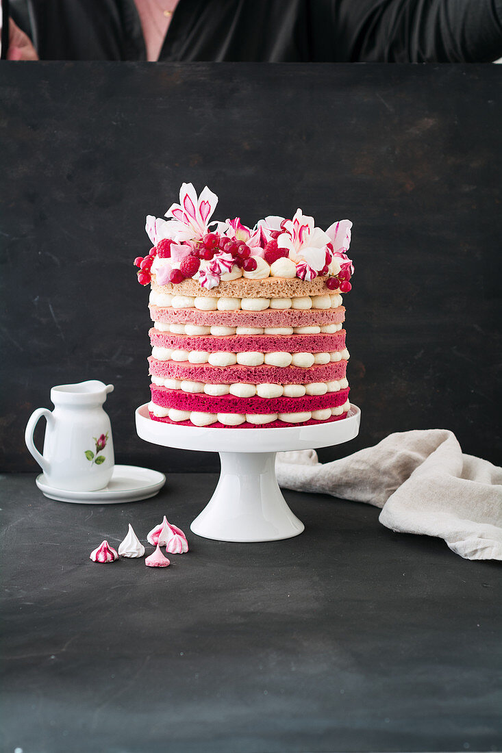Ombre cake with Italian buttercream (low carb)