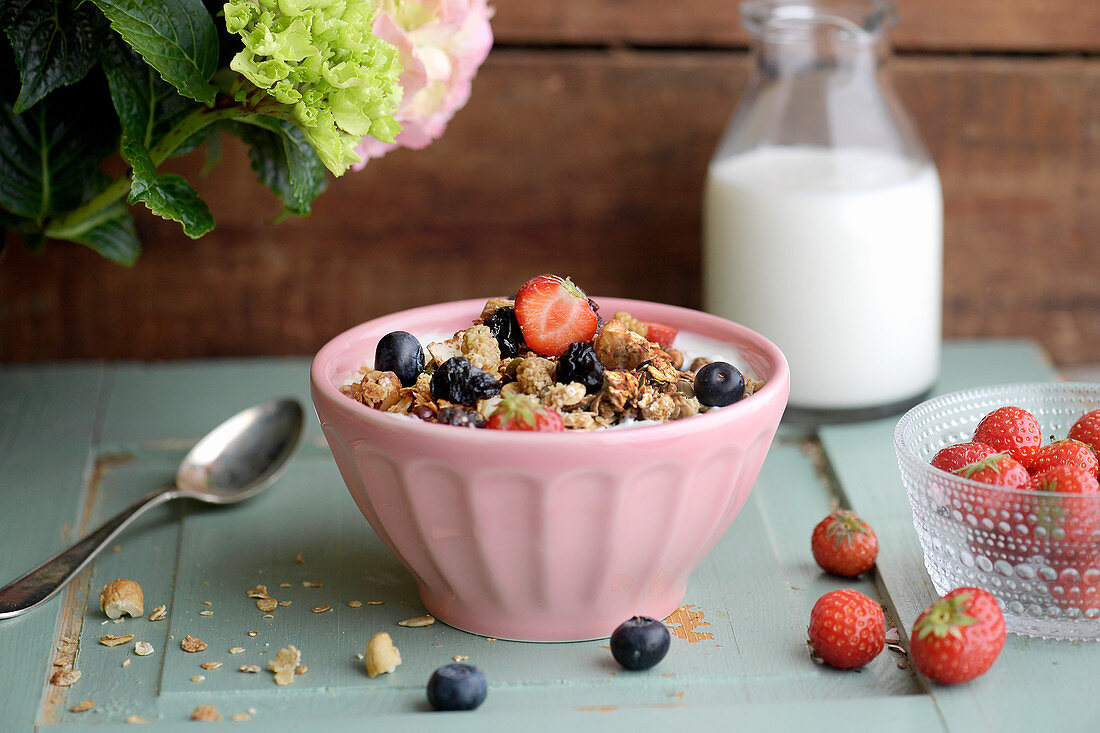 Granola with fresh berries