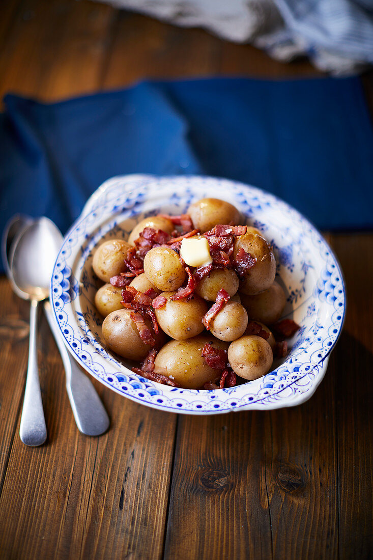 Cheshire potatoes with smoked bacon and butter