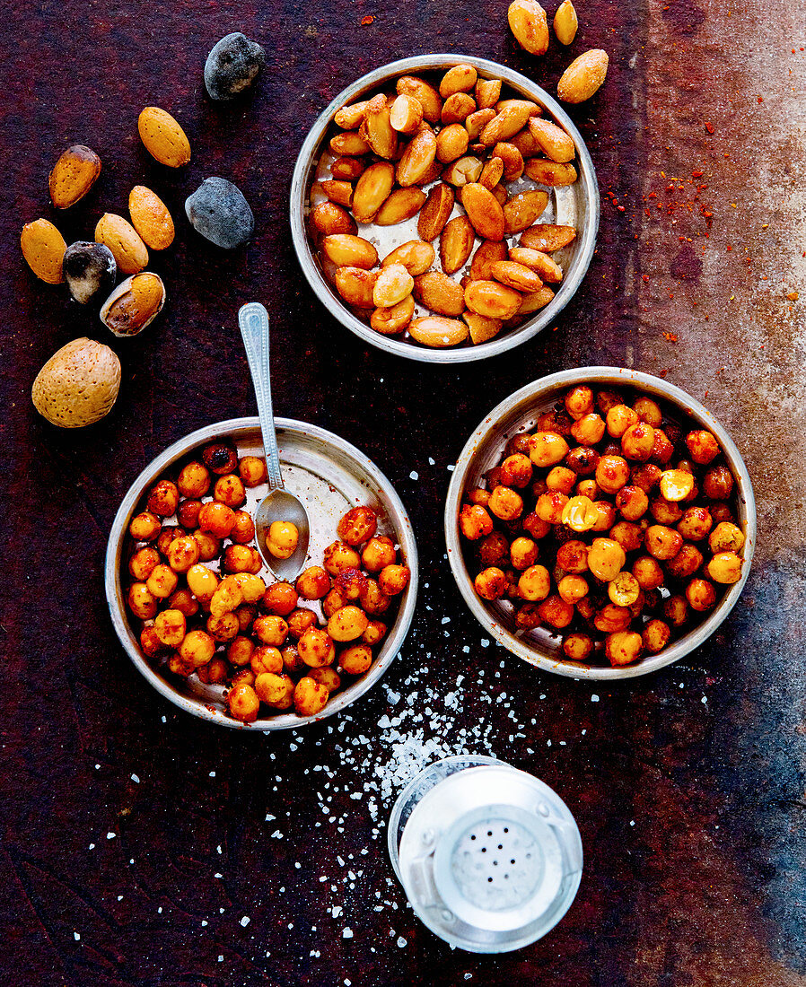 Roasted almonds and chickpeas