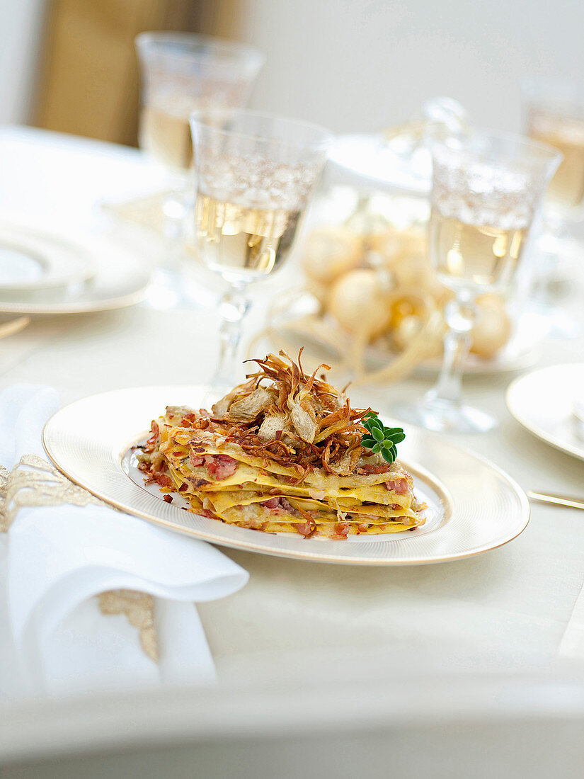 Lasagneblätter mit Artischocken und Prager Schinken zu Weihnachten