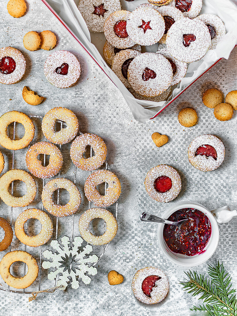 Linzer Plätzchen mit Puderzucker