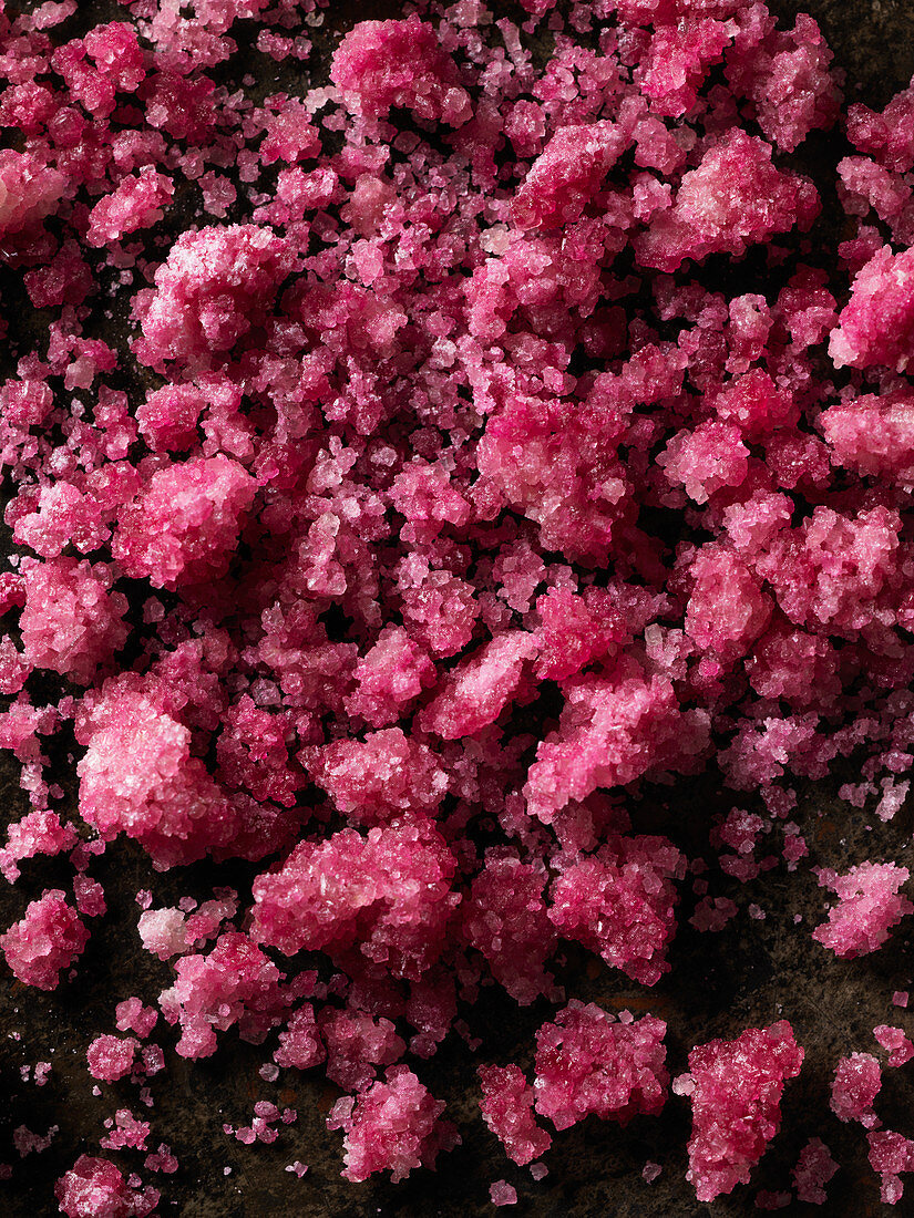Sugar crystals infused with beet juice