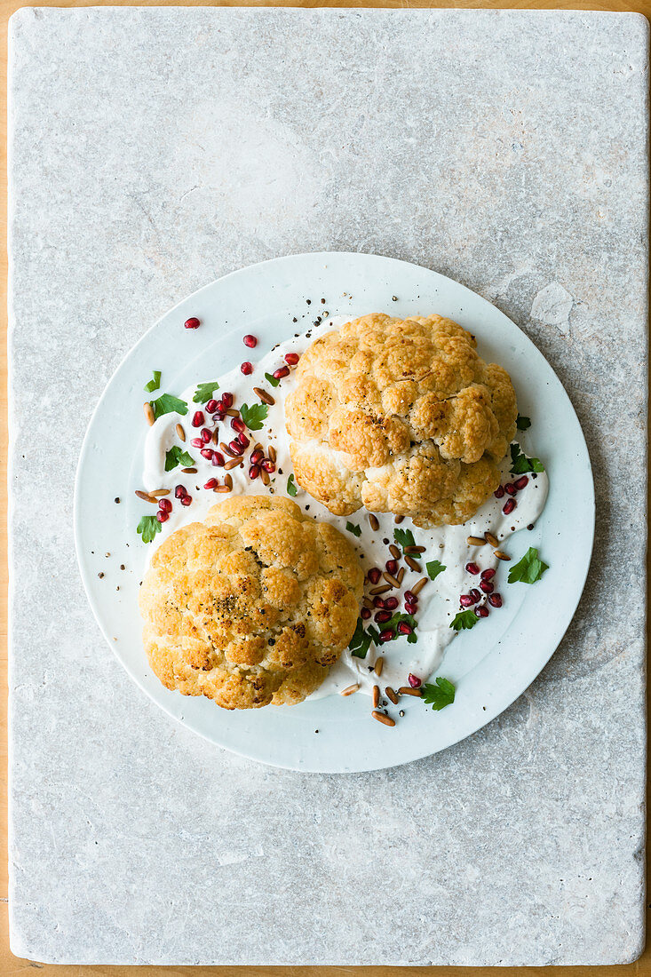 Roasted cauliflower with yoghurt sauce