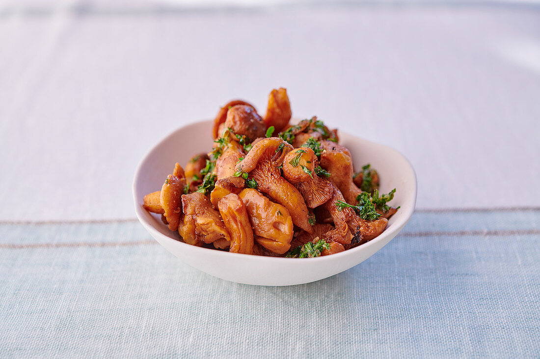 Chanterelles with parsley